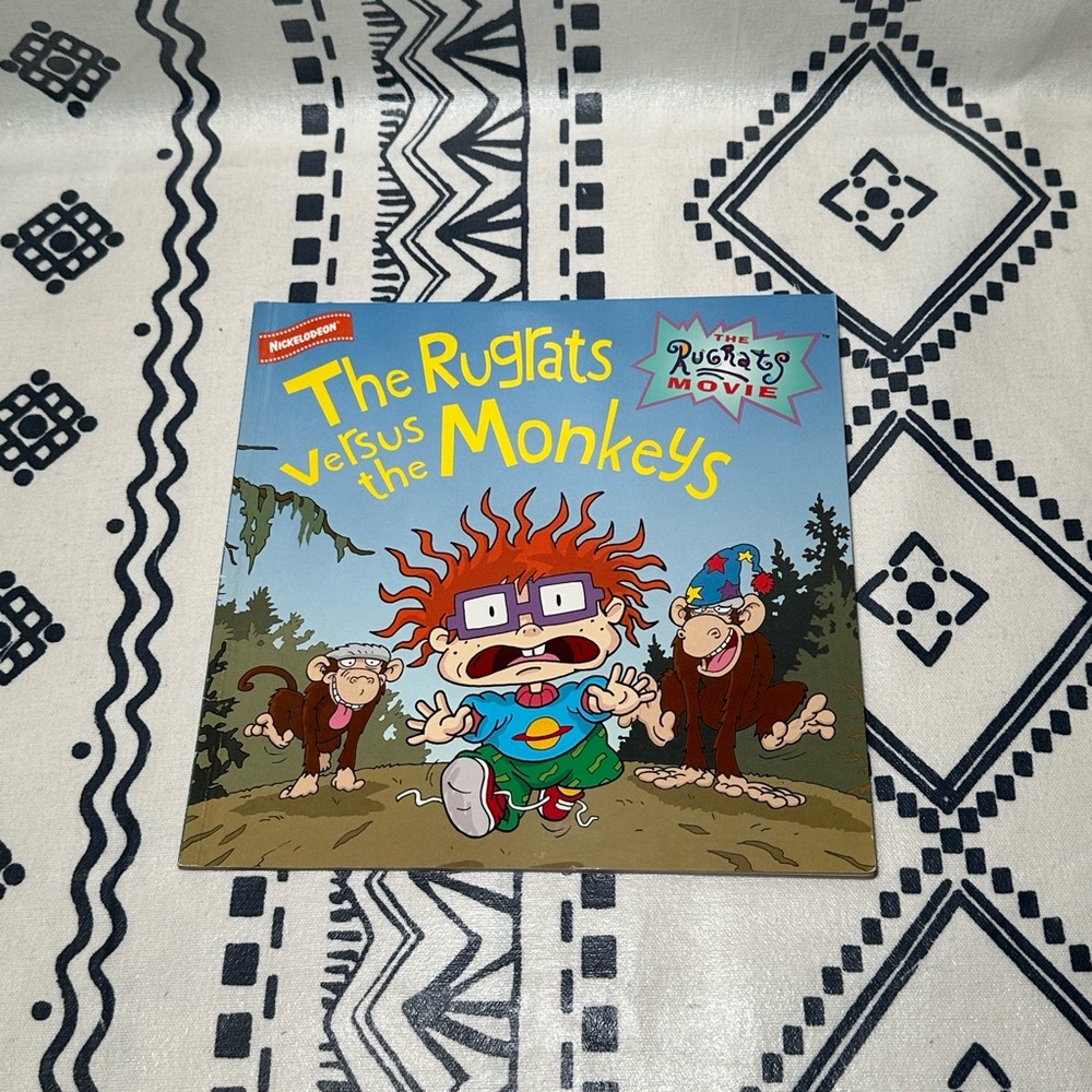 1998 Book‎ Rugrats Versus The Monkeys- used